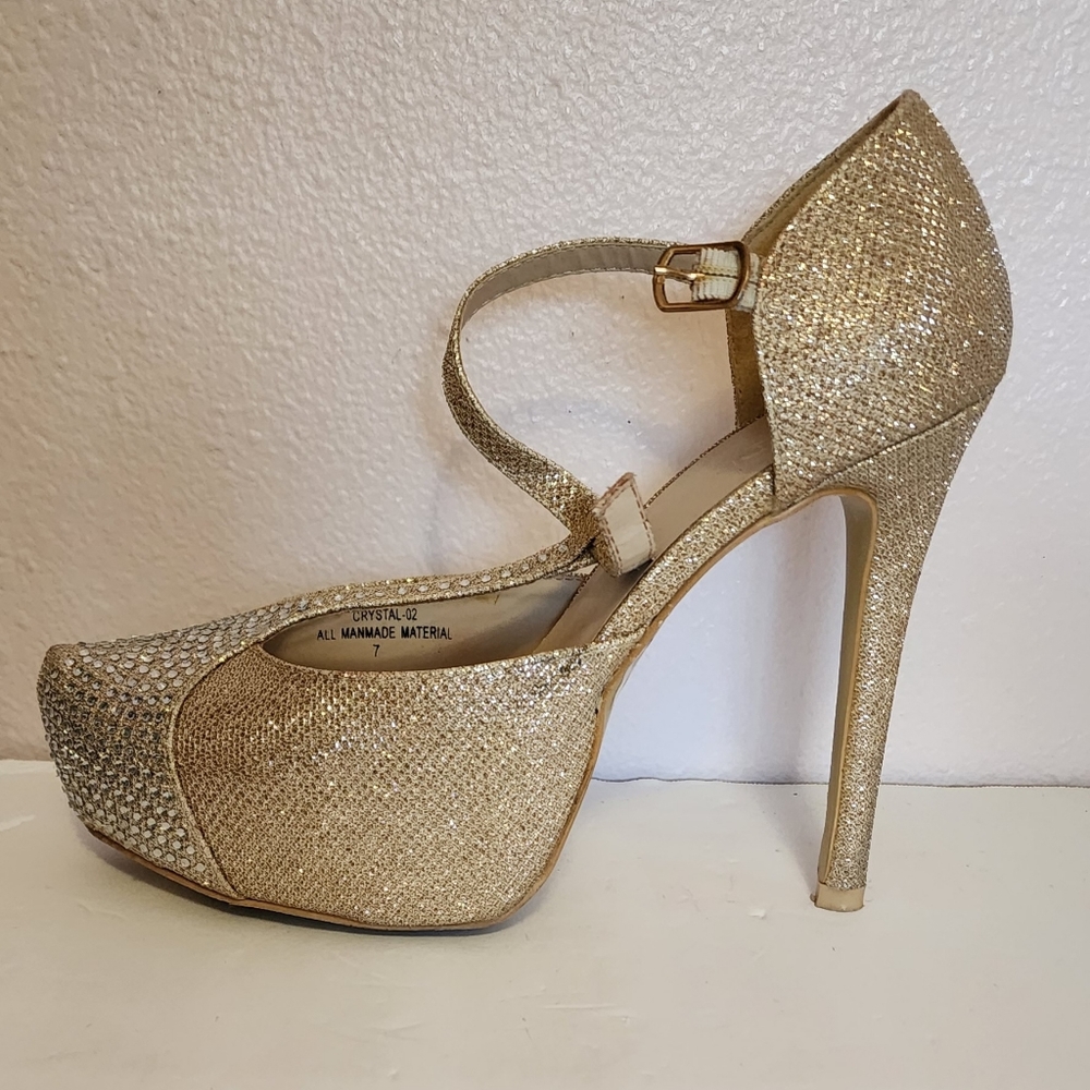 High heels - Picture 4 of 5